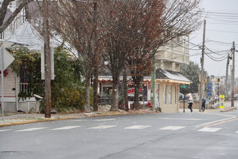 The snow isn’t sticking to Savannah Road, looking east toward Second Street. BILL SHULL PHOTO