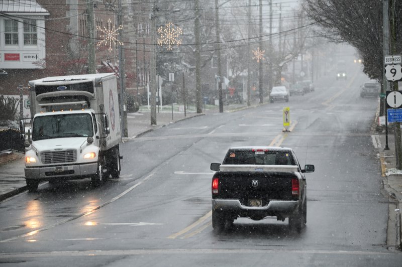 Savannah Road in Lewes is wet, but the snow doesn’t stick. NICK ROTH PHOTO