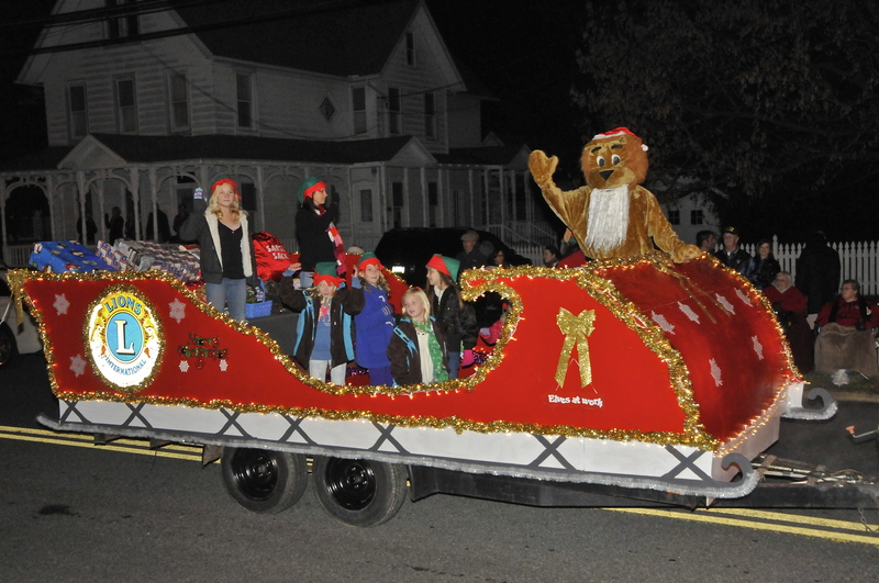 Santa arrives in style at Lewes Christmas Parade Cape Gazette