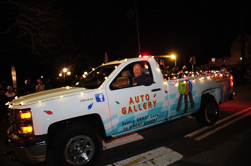 Lewes Christmas Parade brings Santa to town Cape Gazette