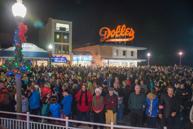 Crowds abound in Rehoboth Beach for the Tree Lighting Cape Gazette