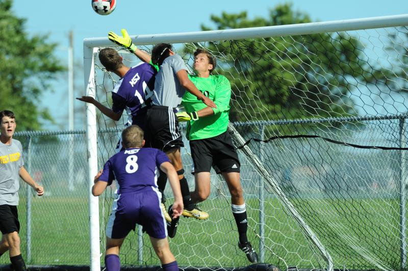 Anthony Hitchcock of Sussex Tech faced relentless pressure from Mt. Saint Joe’s. DAVE FREDERICK PHOTO