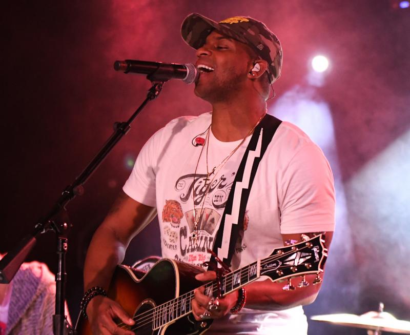 Jimmie Allen Concert At Dogfish To Benefit Milton Food Pantry May