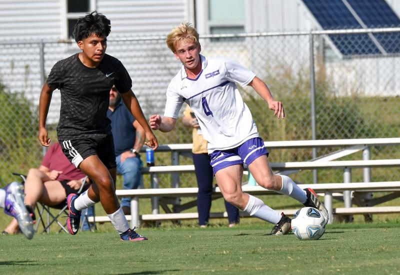 Royals and Ravens square off in final scrimmage | Cape Gazette