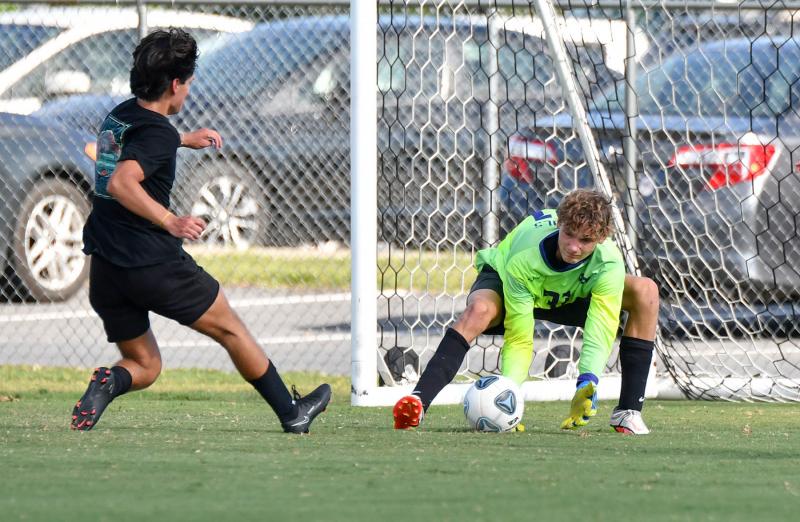 Royals and Ravens square off in final scrimmage | Cape Gazette