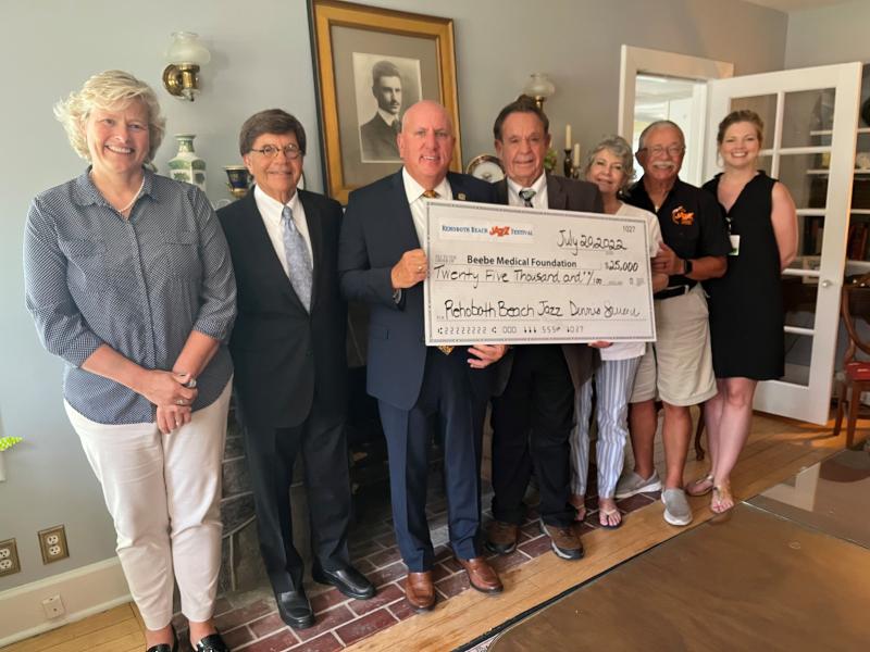 Delaware Celebration of Jazz donates $25K to Beebe oncology