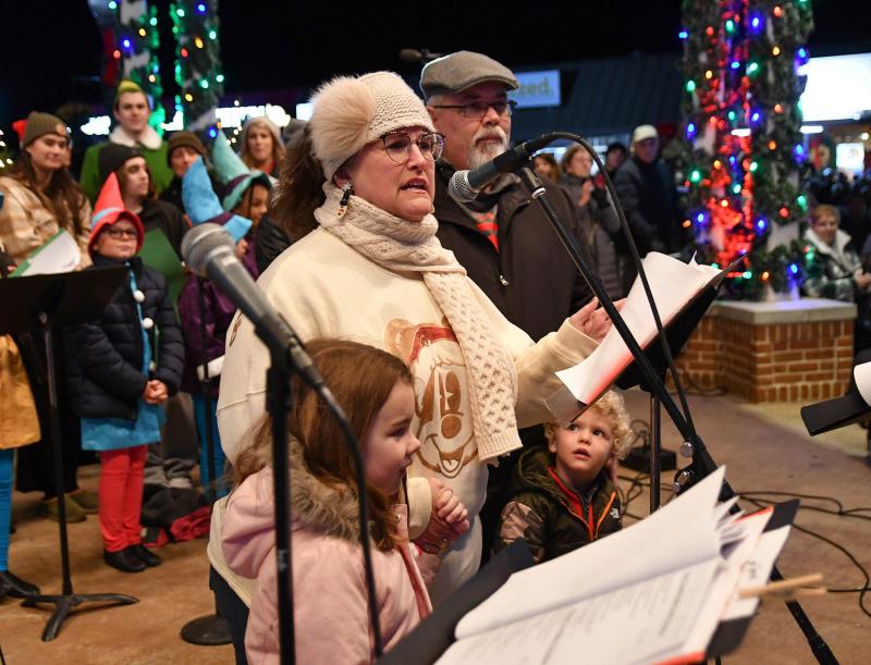 Rehoboth’s tree lighting and singalong kicks off holiday season Cape