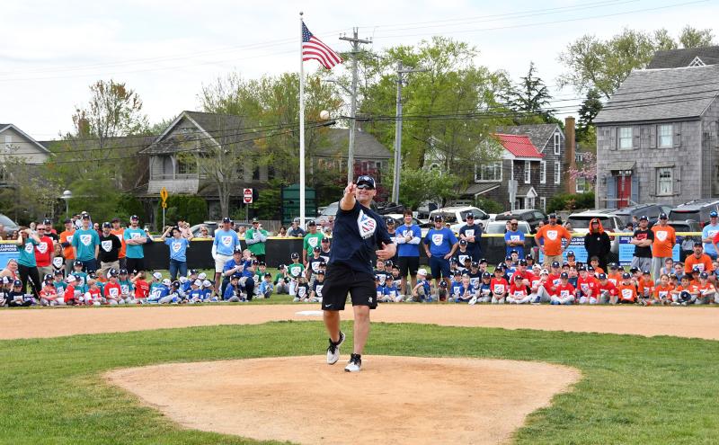 Hesperia Little League kicks off season with Opening Day Ceremony