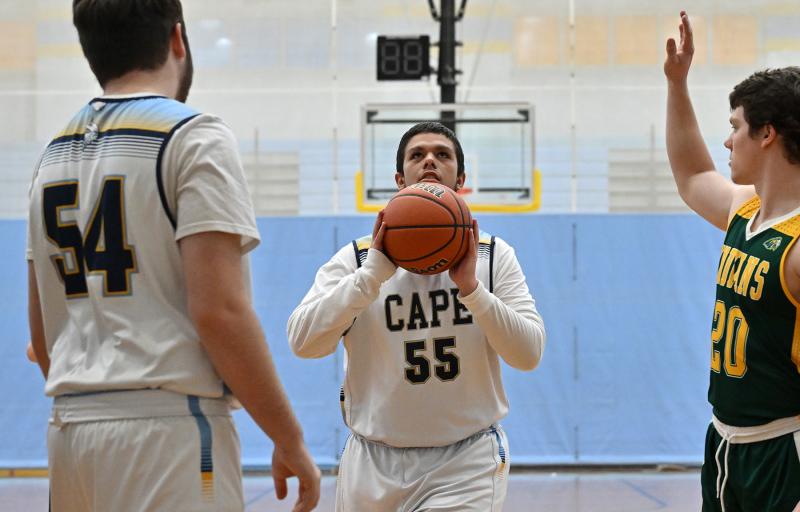 Cape’s Austin Hastings lines up a shot.