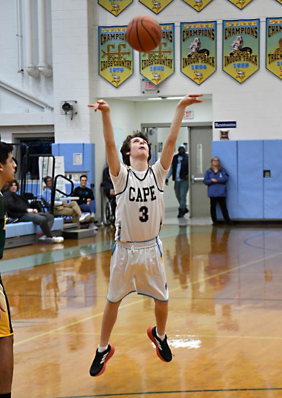 Cape’s Xavier Zimmer hits a jumper.
