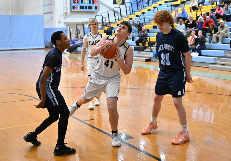 Michael Anthony looks to take a shot for the Vikings.