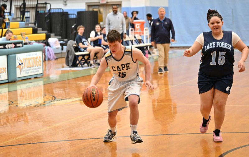 Cape’s Luke Archer drives to the hoop.