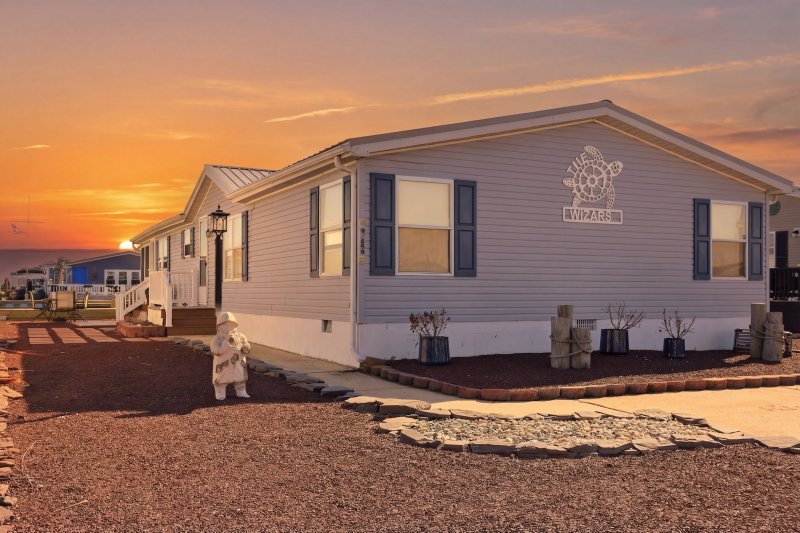 Ben Stentz, 609-571-6978
www.luxepropertygroupde.com boating, beach, fishing, leased land