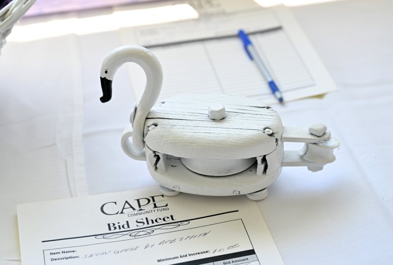 This pulley swan, created and donated by Bob Smith, was part of the silent auction.