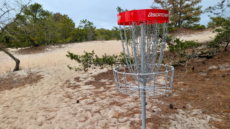 The only difference between the red baskets and the yellow ones is the distance, so no blaming the equipment on this one.