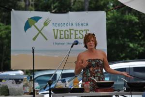 Hobos' Restaurant executive chef Gretchen Hanson teaches how to cook a tasty, meat-free meal. PHOTOS BY LEXI COON