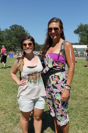 Jamie Shinault, left, and Claire Retkitzke enjoy the festival. BY BILLIE CRISWELL