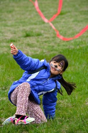 Rachel Yeager of Mechanicsburg, Pa., gets better leverage on the ground. BY RON MACARTHUR