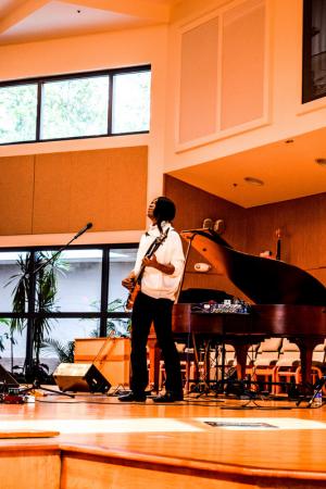 Jazz guitarist Stanley Jordan played at Epworth United Methodist Church on Saturday. Talented is an understatement. BY TAYLOR GOEBEL