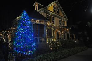 The Buttery restaurant at the corner of Second and Savannah was decorated for the season. BY NICK ROTH
