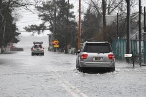 Drivers try to get into Oak Orchard. BY NICK ROTH