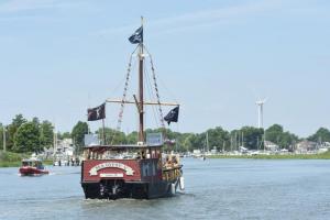 The Sea Gypsy sails up the Lewes-Rehoboth Canal toward Roosevelt Inlet.