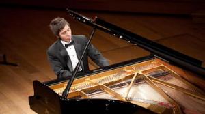 Sean Kennard is a laureate of the prestigious Queen Elisabeth Competition in Belgium and has soloed with orchestras across Asia and Europe.