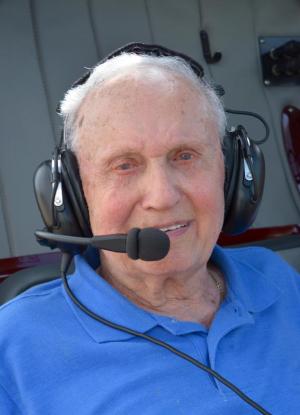 Earl Simmons flew airplanes and helicopters for more than 75 years.