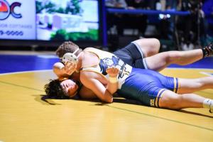 Ryder Robinson wins by fall over Patrick Donahue at 215.