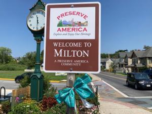 A teal ribbon posted near the intersection of Union and Magnolia streets.