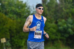 Joe Marks circles the course in 18:58.