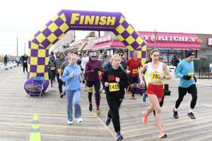 Women runners surge to the front