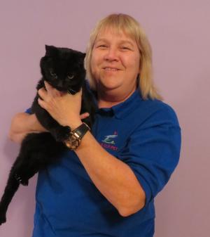 Save Our Pets owner and instructor Mary Ellen Zendrian brought her cat, Ebony, to Delaware when she relocated after retiring from New York City Department of Corrections. BY MOLLY MACMILLAN